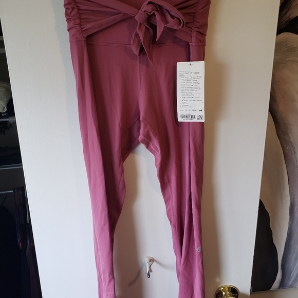 Size 10 Align Wrap Waist - Picture 2 of 4